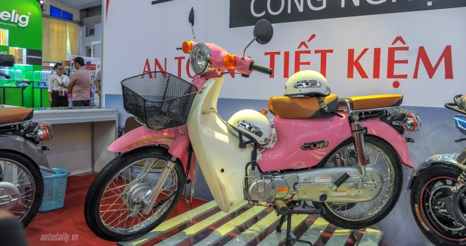 Honda Little Cub 50 Fi ồ ạt về Việt Nam giá hơn 70 triệu