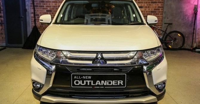 Mitsubishi Outlander 2016 chính thức ra mắt thị trường Việt  Báo Pháp luật  Việt Nam điện tử