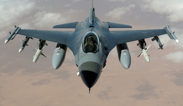 f-16-fighting-falcon-1474021666070