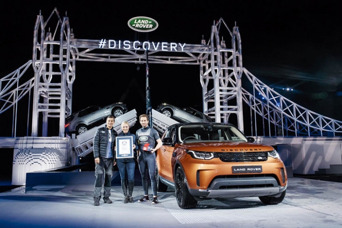 xedoisong_debut_land_rover_discovery_2017_allnew_h