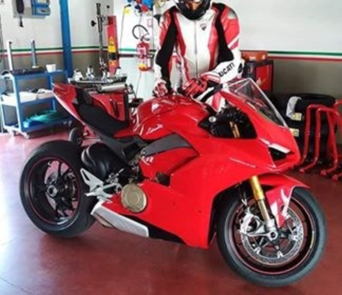 Ducati Superleggera V4 - dành cho những người yêu tốc độ, với trọng lượng  khô 159 kg, công suất 220 mã lực, và khung sườn bằng sợi carbon | Viết bởi  su béo béo