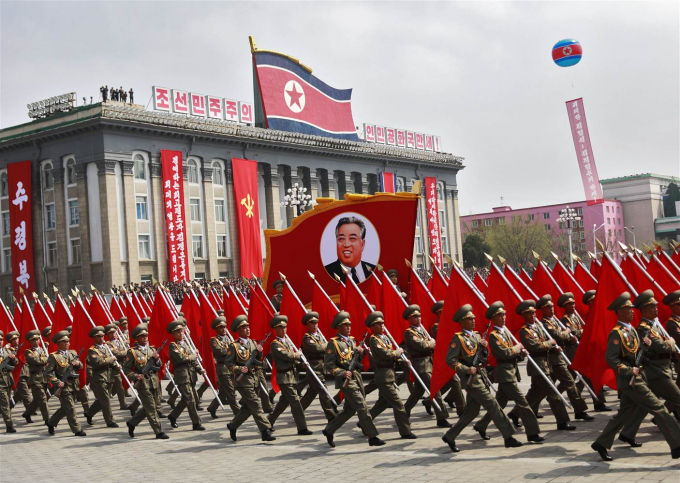 170415-world-northkorea-soldiers-parade-0704_219f7