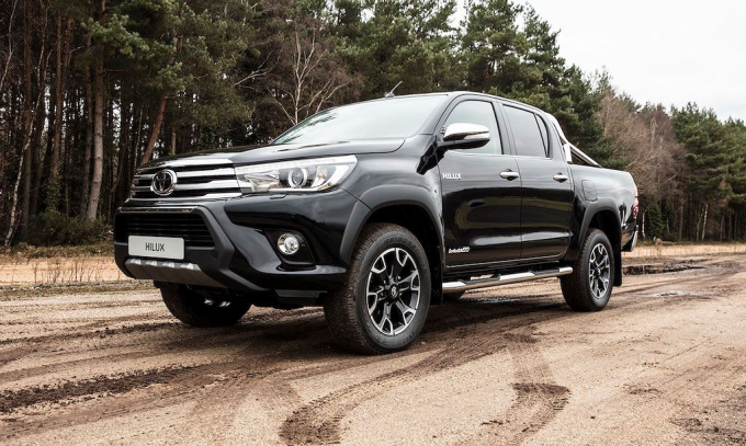 xedoisong_toyota_hilux_invincible_50chrome_edition