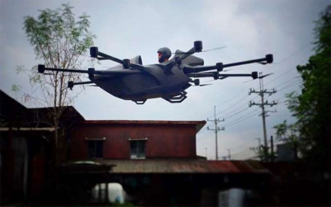 xe-bay-lai-drone