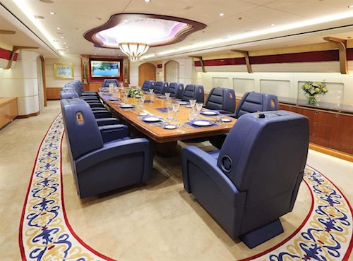 qatari-royal-jet-boardroom-4767-1537066259_qpda