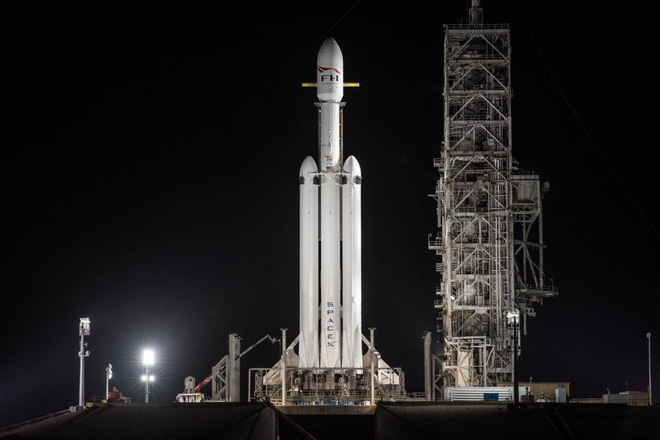 falcon-heavy-on-the-launchpadspacex-2-155503585764