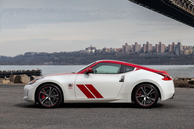 xedoisong_nissan_370z_50th_anniversary_4_lzdi