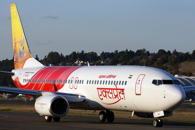800px-air_india_express_boeing_737