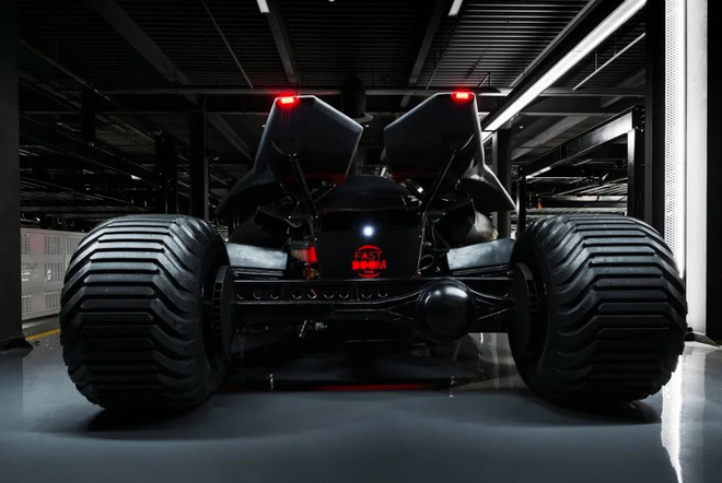 aggressive-looking-awesome-batmobile-from-russia-s