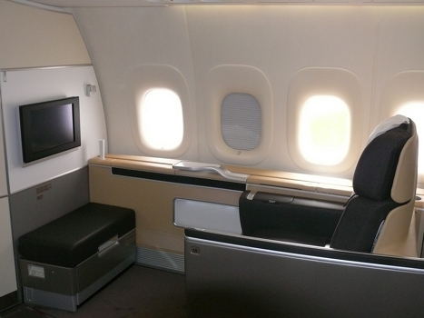 LH 747-8i FIRST CLASS-7