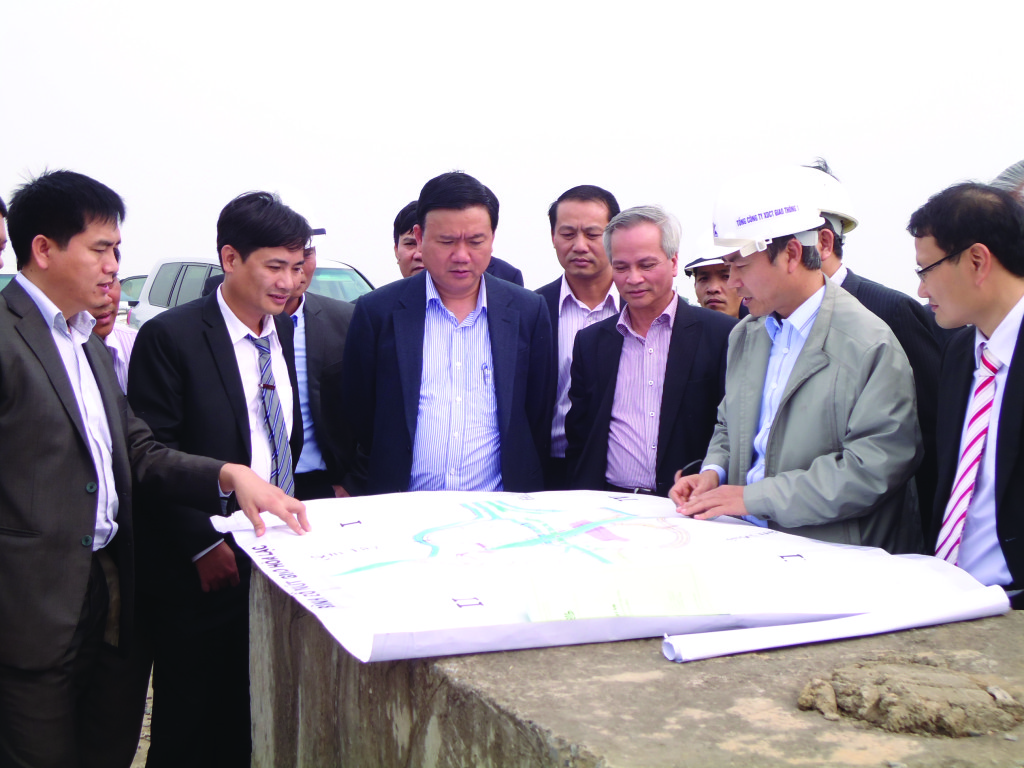 Bộ trưởng Bộ GTVT Đinh La Thăng kiểm tra dự án 