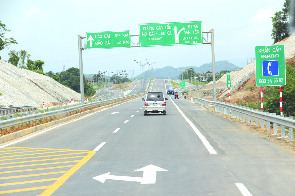 Một đoạn đường cao tốc Nội Bài - Lào Cai