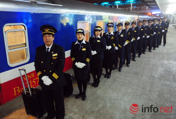 Cận cảnh đoàn tàu hỏa “5 sao” đầu tiên của Việt Nam- Ảnh 2.