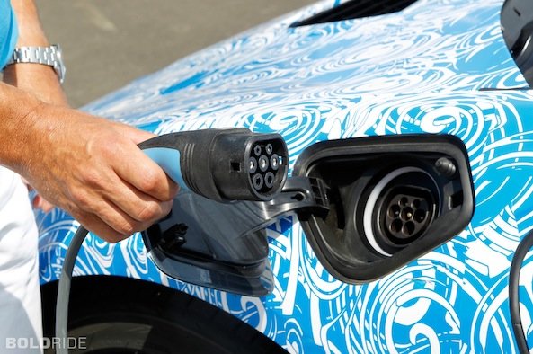 Những kinh nghiệm trước khi “tậu” siêu xe BMW i8- Ảnh 3. Những kinh nghiệm trước khi “tậu” siêu xe BMW i8- Ảnh 3.