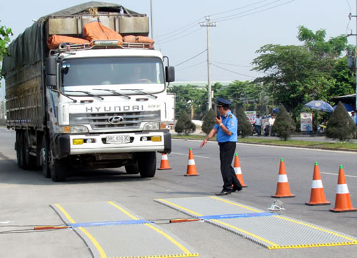 Siết chặt kiểm tra tải trọng phương tiện góp phần giảm giá cước vận tải nhằm nâng cao năng lực cạnh tranh Quốc gia