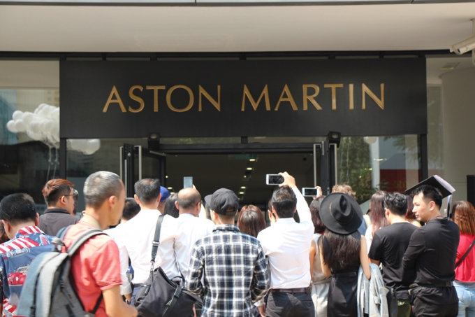 khai truong show room Aston Martin