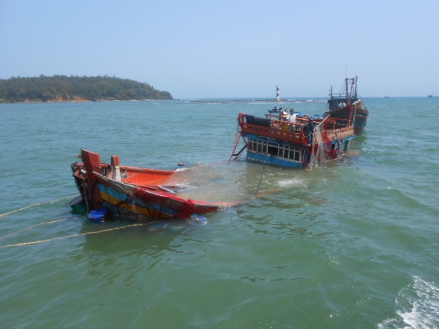 Hai tàu cá bị đánh chìm, 7 ngư dân mất tích