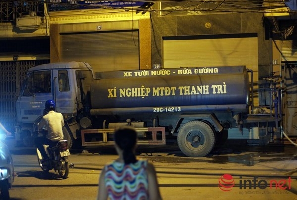 Hình ảnh xe bán nước cho người dân ở phường Phương