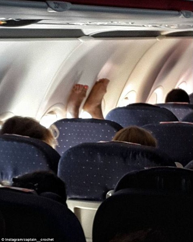 8 những hành khách bất lịch sự trên máy bay