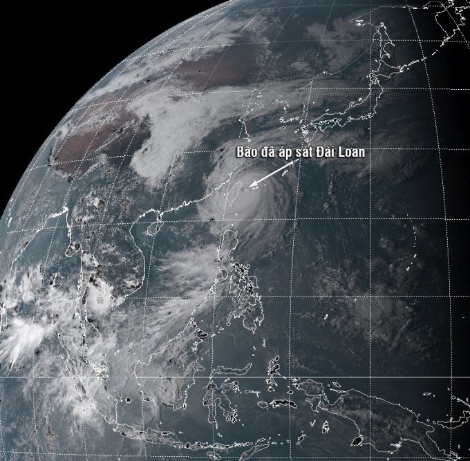Vị trí của bão Dujuan nhìn từ vệ tinh 