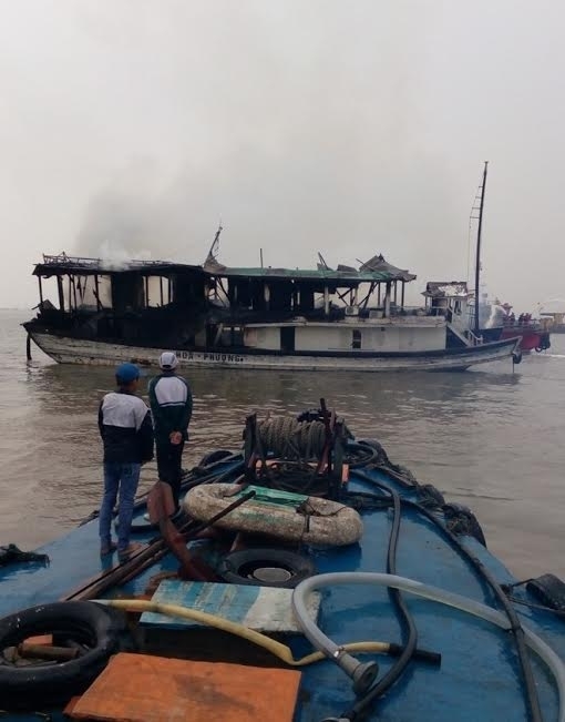 Hạ Long- Tàu du lịch bốc cháy, công ty du l