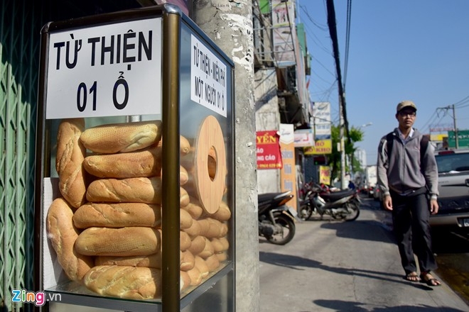 Thùng bánh mì miễn phí dành cho người ng