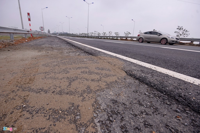 14 Nguy cơ tai nạn 'rình rập' trên cao tốc Nội Bài