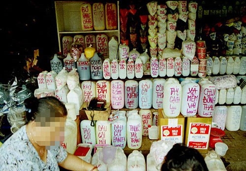 TPHCM tổng kiểm tra buôn bán hóa chất tại chợ Kim 