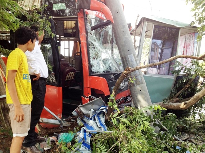 Sau vụ TNGT thảm khốc ở Bình Phước, xe Phương Tran