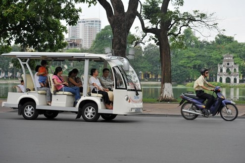 TP HCM mở 3 tuyến buýt điện