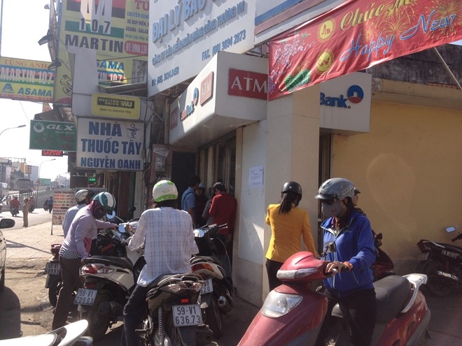 Chạy hơn 10 km chưa rút được tiền từ ATM ở Sài Gòn
