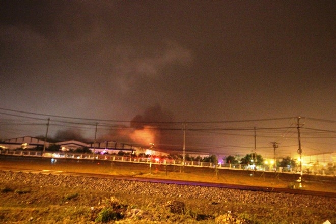 Nhà máy ô tô Trường Hải bốc cháy ngùn ngụt trong đ