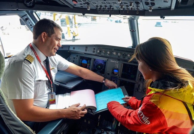 6 Nữ kỹ sư sửa chữa máy bay hiếm hoi ở Việt Nam