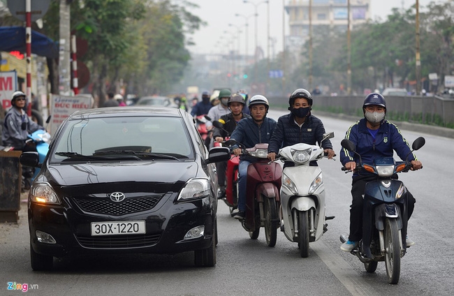 2 Tuyến đường người đi xe máy đúng làn gây ngạc nh
