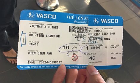 Hành khách tố VNA hủy chuyến Hà Nội - Đi