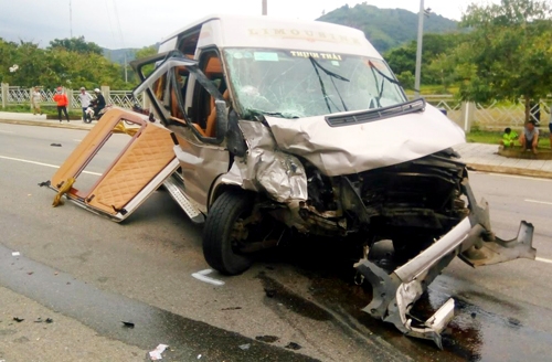 Hành khách Việt kiều tử vong trong vụ tai nạn xe L