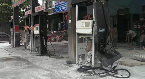 2 Cây xăng ở Thanh Hoá phát nổ, 4 trụ bơm vỡ nát