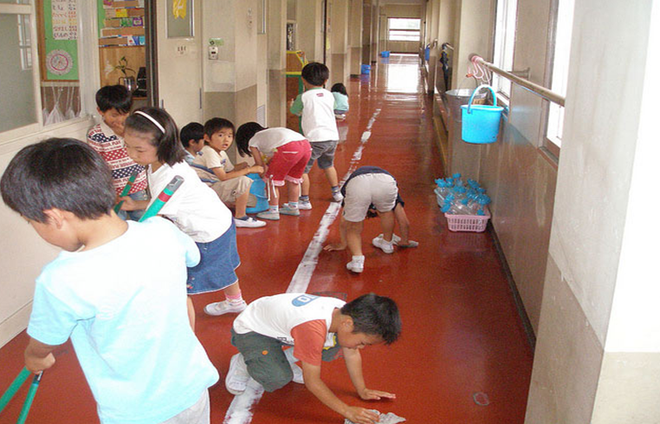 Nhật trở thành quốc gia sạch nhất thế giới từ nhữn