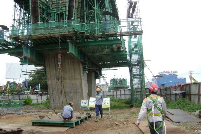 Bắt đầu thi công cầu metro xa lộ Hà Nội