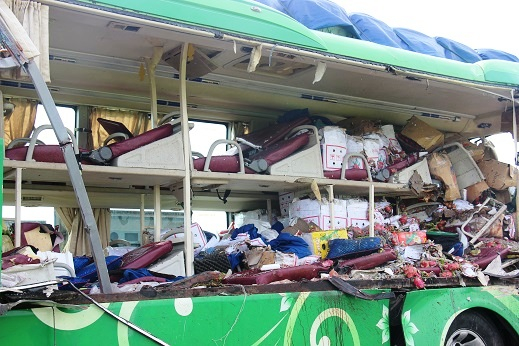 5 Hiện trường tai nạn thảm khốc 5 người chết ở Bìn