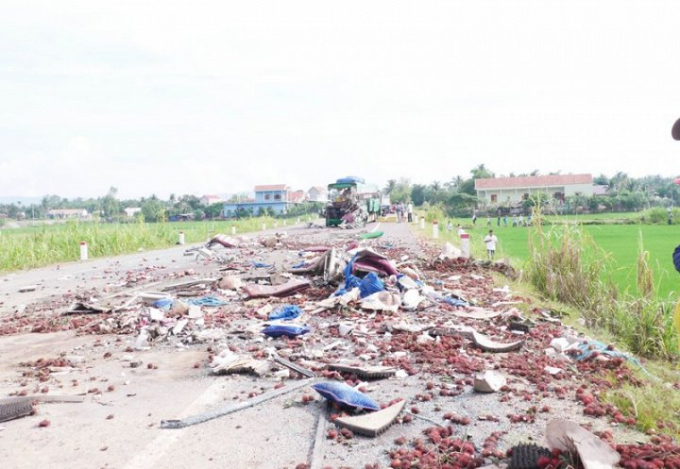 6 Hiện trường tai nạn thảm khốc 5 người chết ở Bìn