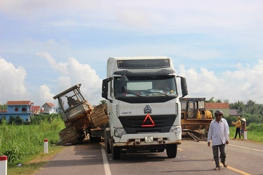 7 Hiện trường tai nạn thảm khốc 5 người chết ở Bìn