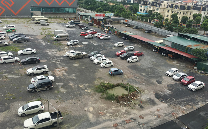 Dân náo loạn vì bãi đỗ xe lớn nhất Linh Đàm bị đón