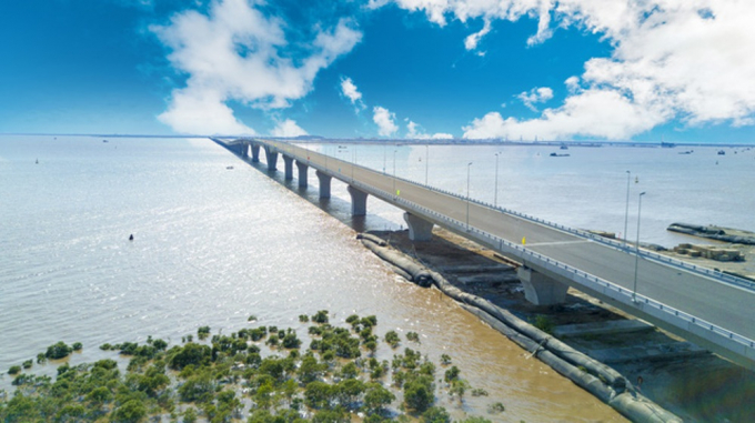 Cầu vượt biển dài nhất Việt Nam sẽ thông xe đúng d