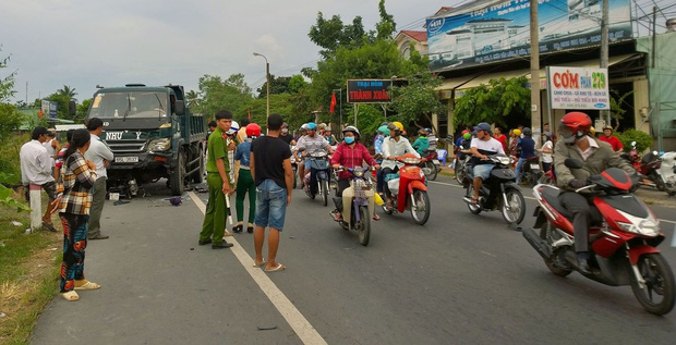 Cần Thơ- Đâm trực diện xe tải, nam thanh niên đi x