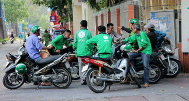 Nhóm GrabBike bị tấn công hội đồng ở Sài Gòn