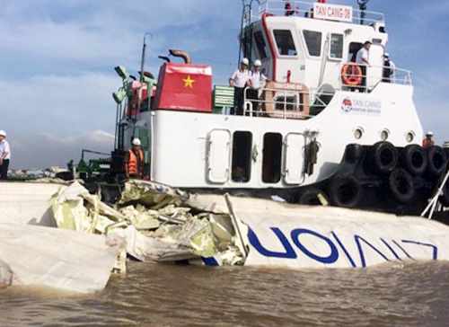 Hai tàu hàng đâm nhau trên sông Đồng Nai, ngư dân 