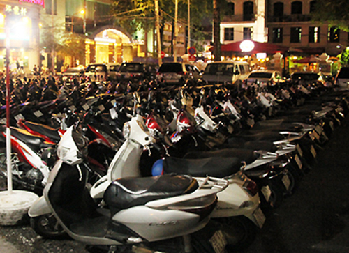 Bãi xe ba mặt tiền trung tâm Sài Gòn được đề xuất 