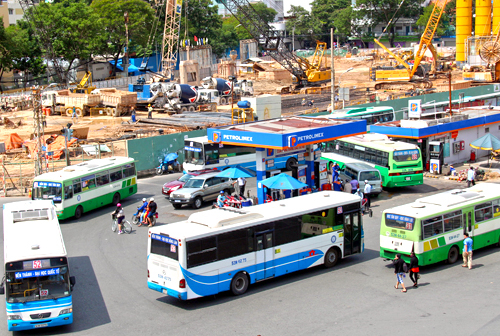 Một loạt cán bộ điều hành xe buýt tại TP HCM bị đì