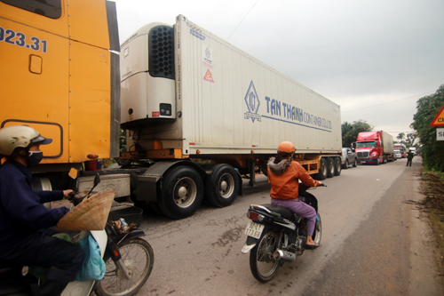 Đề nghị dừng xe container đi trên cao tốc Đà Nẵng 